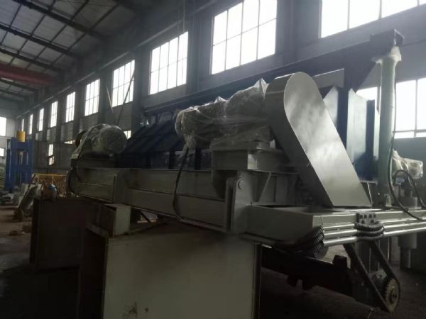 齒耙式翻堆機